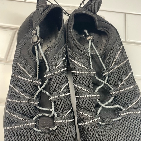 Men's Max Water Shoes - All in Motion New Sz 9 - Picture 6 of 10